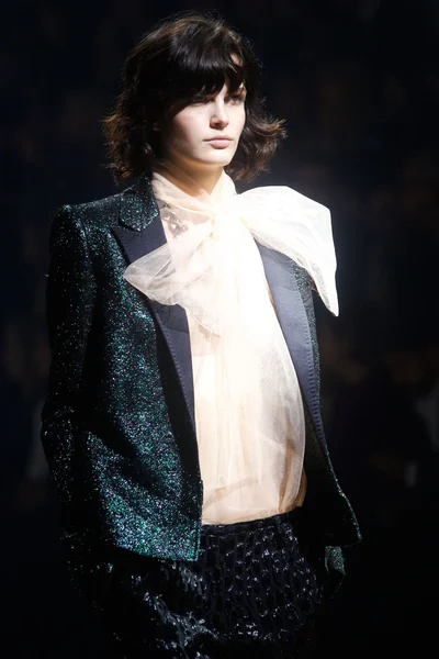 Look 140